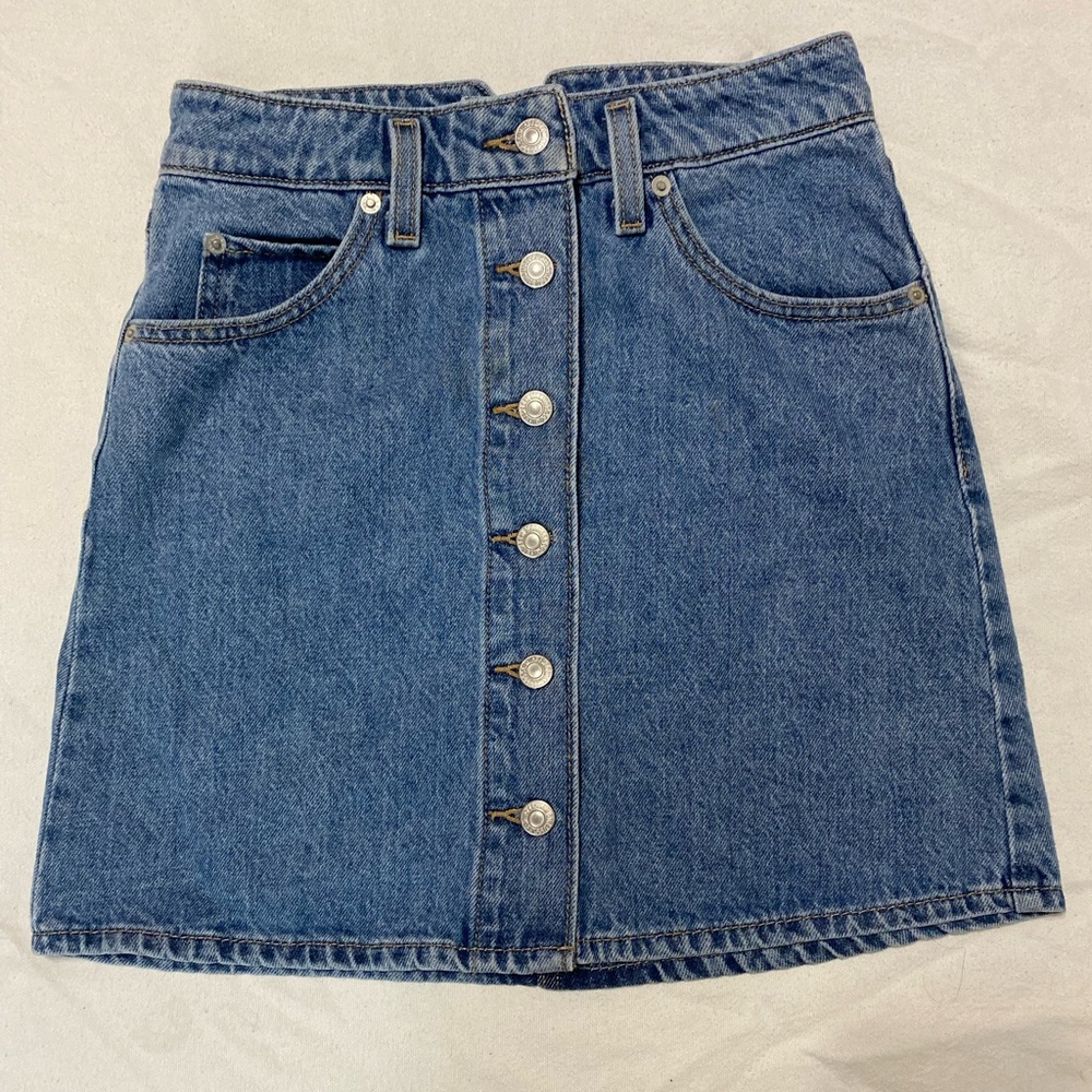 Levi’s Denim Skirt - Picture 2 of 10